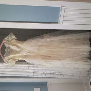 Vintage wedding dress